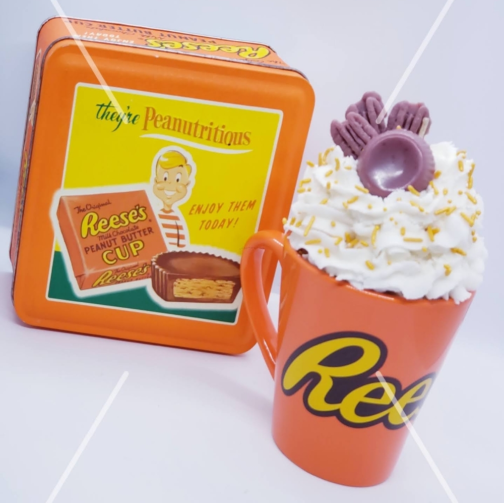 Reese's Peanut Butter Cup Hershey's Tin - Picture 8 of 8